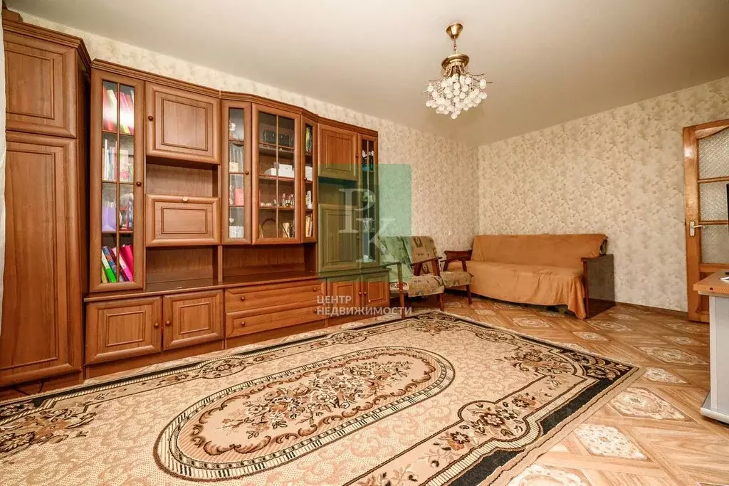 3-к кв. Севастополь ул. Генерала Хрюкина, 3 (67.8 м) - Фото 0