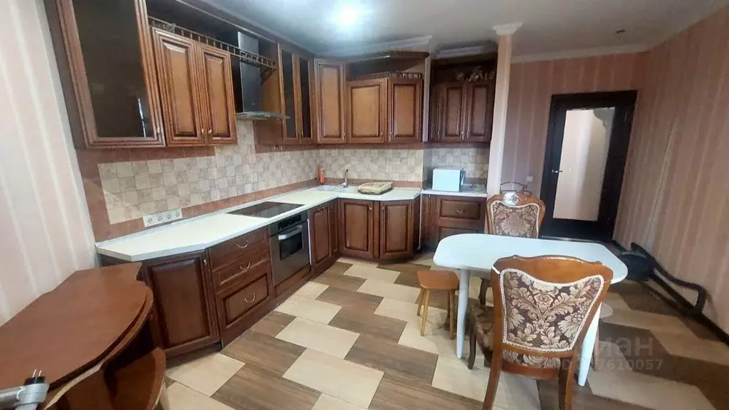 3-к кв. Московская область, Сергиев Посад ул. Осипенко, 6 (134.0 м) - Фото 0