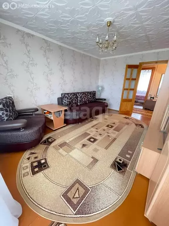 3-комнатная квартира: Ачинск, улица Фрунзе, 10 (61.8 м) - Фото 1