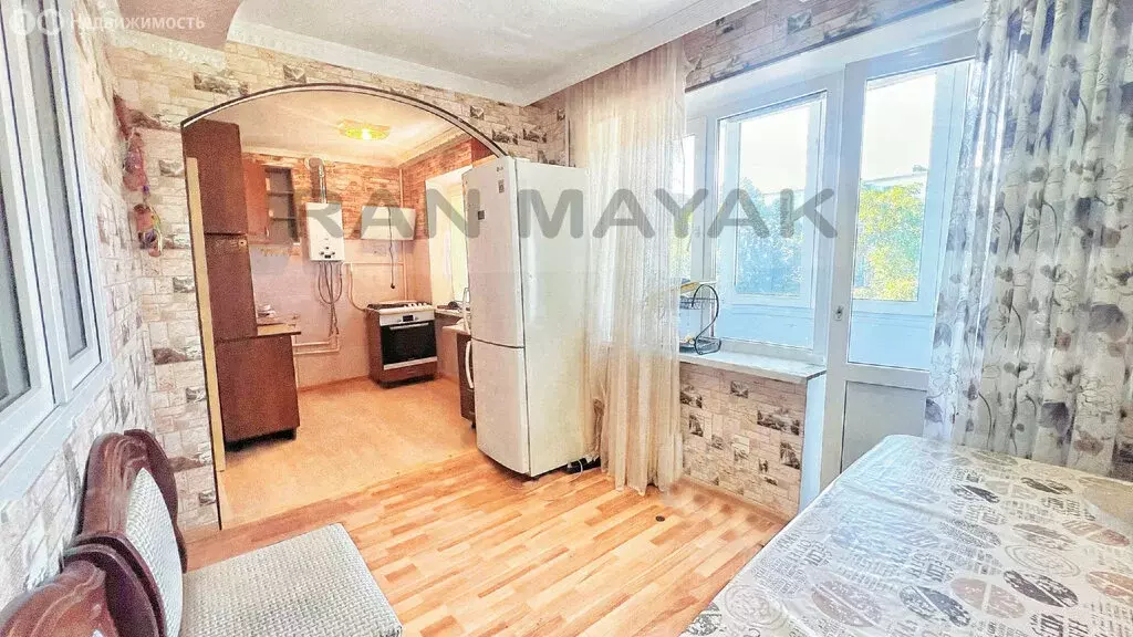 3-комнатная квартира: Майкоп, Кирпичная улица, 75 (63.3 м) - Фото 0
