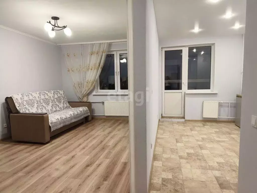 1-к кв. Свердловская область, Екатеринбург ул. Умельцев, 9А (35.0 м) - Фото 1