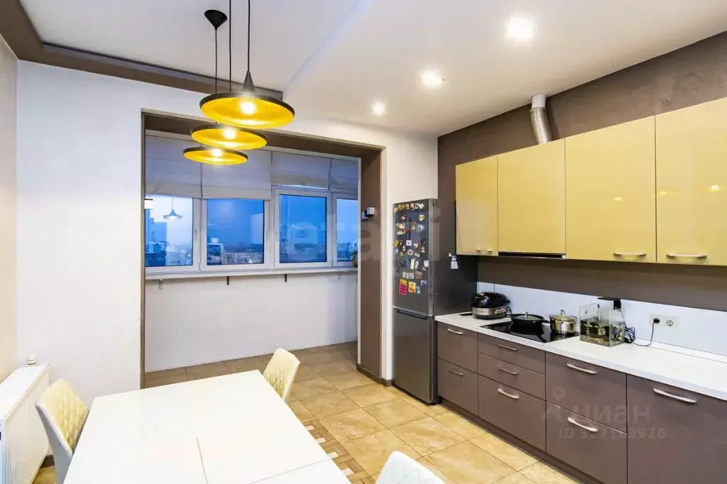 3-к кв. Тюменская область, Тюмень ул. Малыгина, 90 (122.0 м) - Фото 1