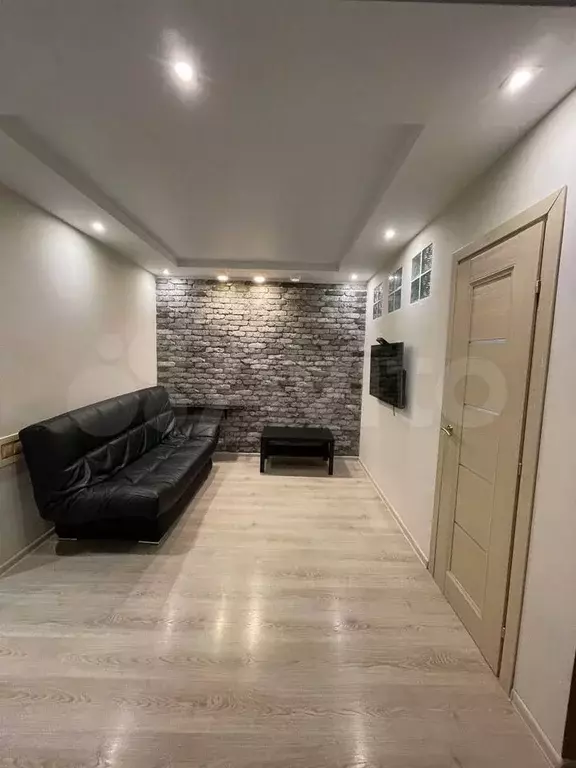 2-к. квартира, 40 м, 1/13 эт. - Фото 1