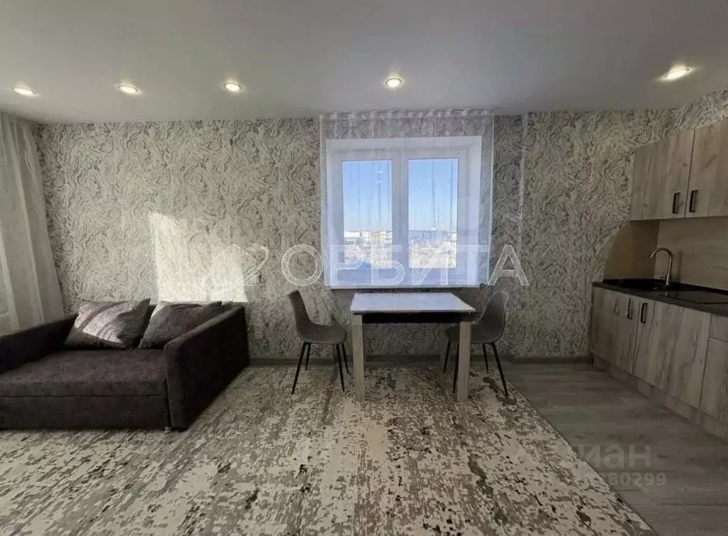 Студия Тюменская область, Тюмень ул. Тимофея Чаркова, 28 (27.4 м) - Фото 1