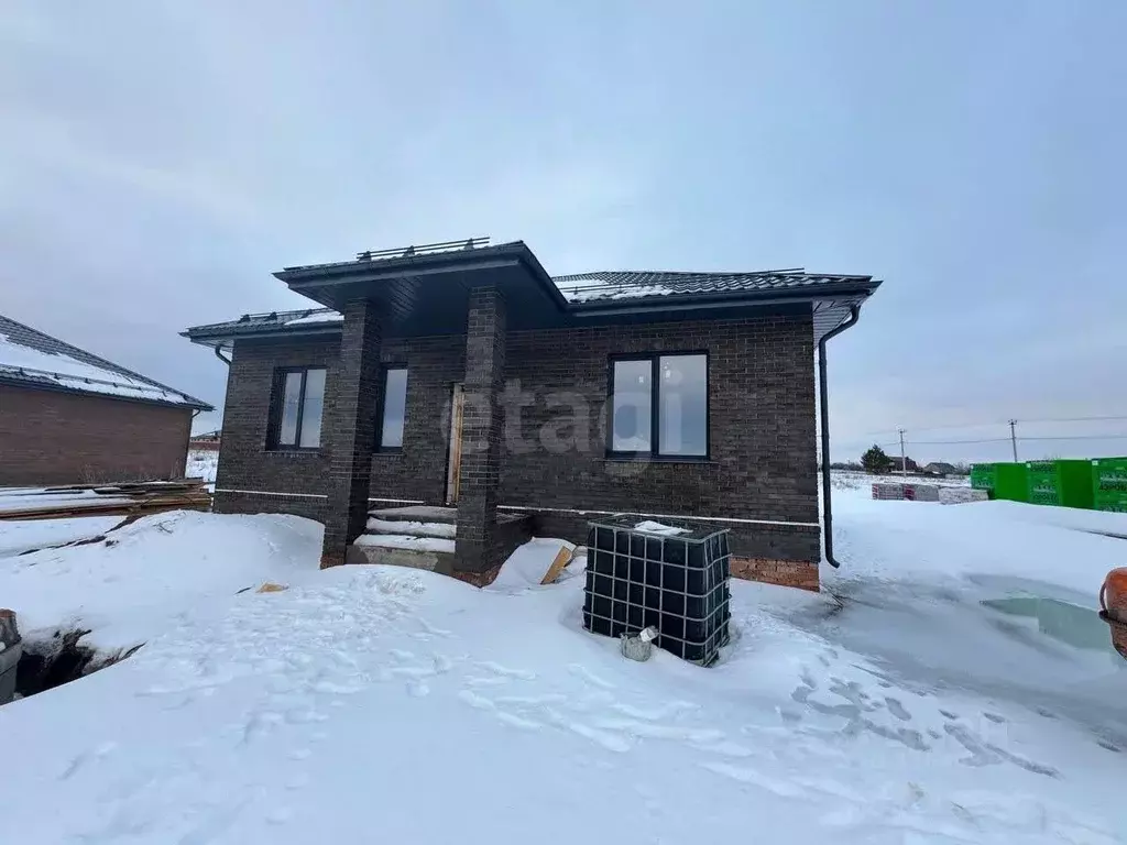 Дом в Курская область, Курский район, Моковский сельсовет, д. Гремячка ... - Фото 1