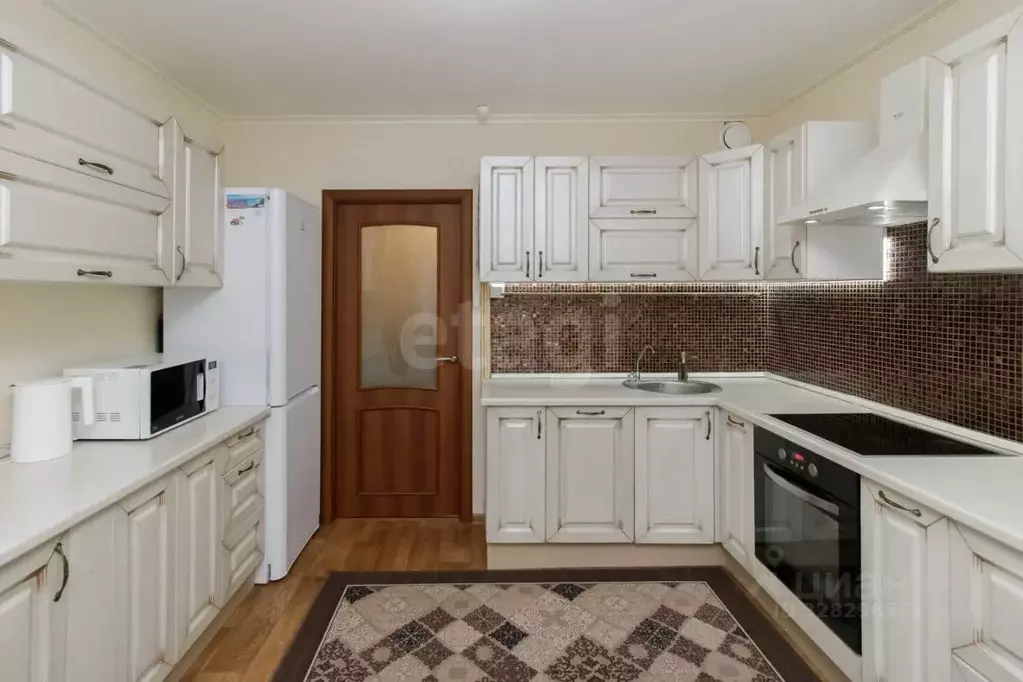 2-к кв. Тюменская область, Тюмень Широтная ул., 168к2 (66.5 м) - Фото 1