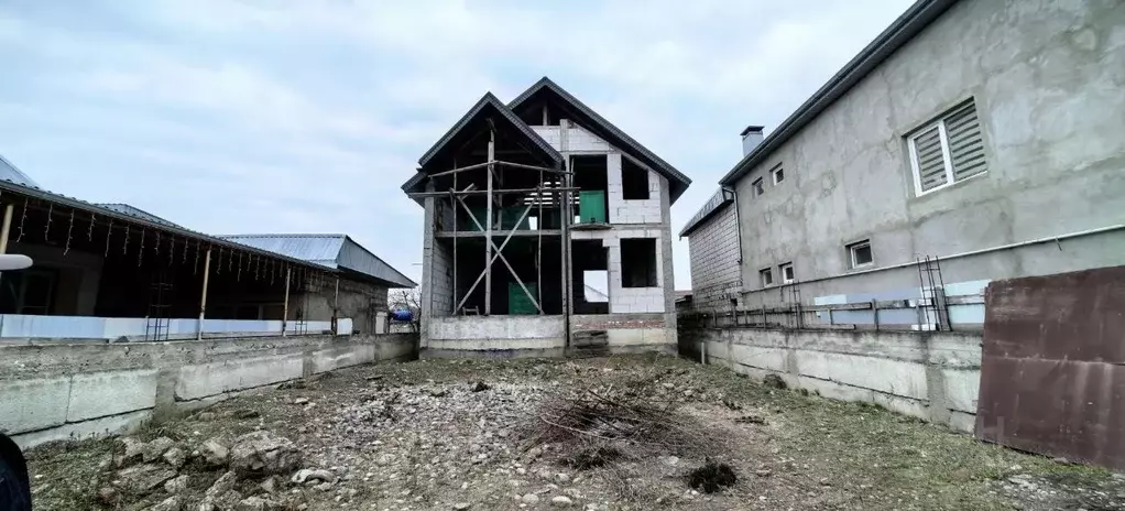 Дом в Кабардино-Балкария, Нарткала Урванский район, ул. Кандохова (220 ... - Фото 1