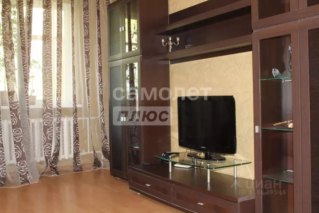 2-к кв. Татарстан, Казань ул. Серова, 31 (43.8 м) - Фото 0