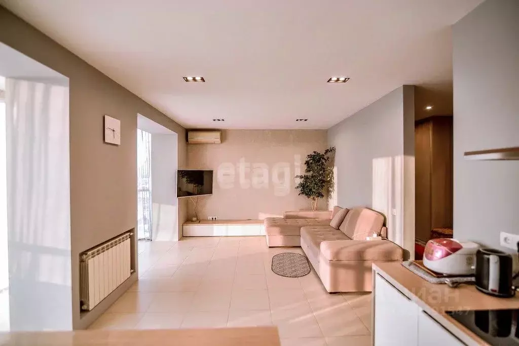 2-к кв. Сахалинская область, Южно-Сахалинск Комсомольская ул., 111 ... - Фото 1