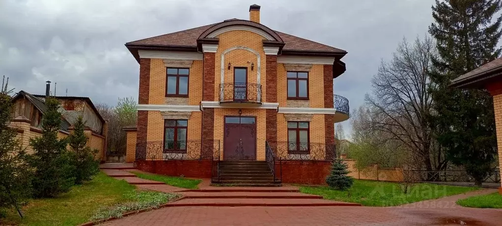 Дом в Удмуртия, Сарапул пос. Западный, ул. Морозова (500 м) - Фото 1