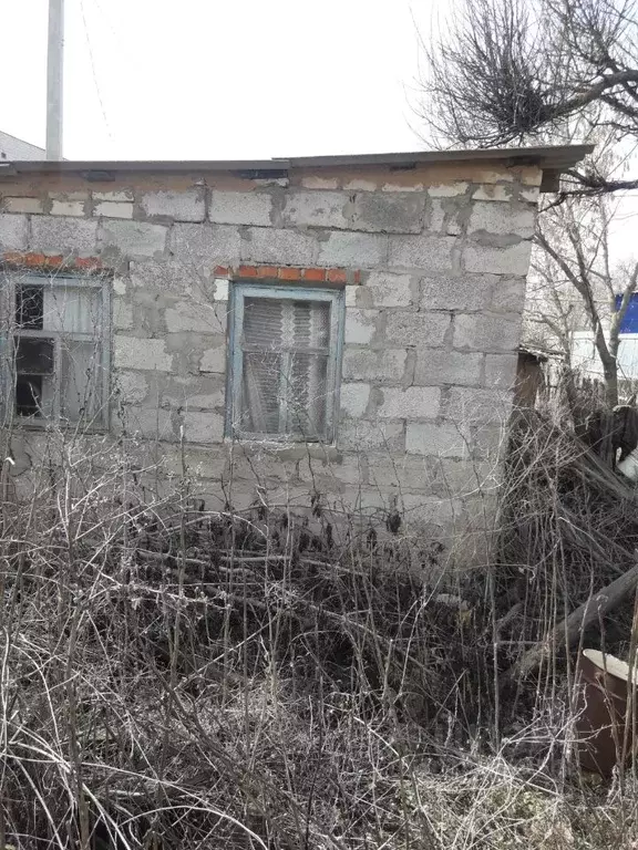 Дом в Волгоградская область, Ленинск ул. Красной Звезды (27 м) - Фото 1