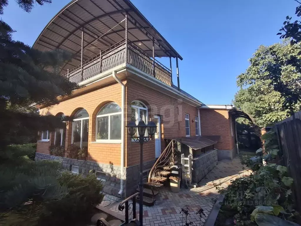 Дом в Ставропольский край, Ставрополь ул. Сергея Лазо, 134 (250 м) - Фото 1