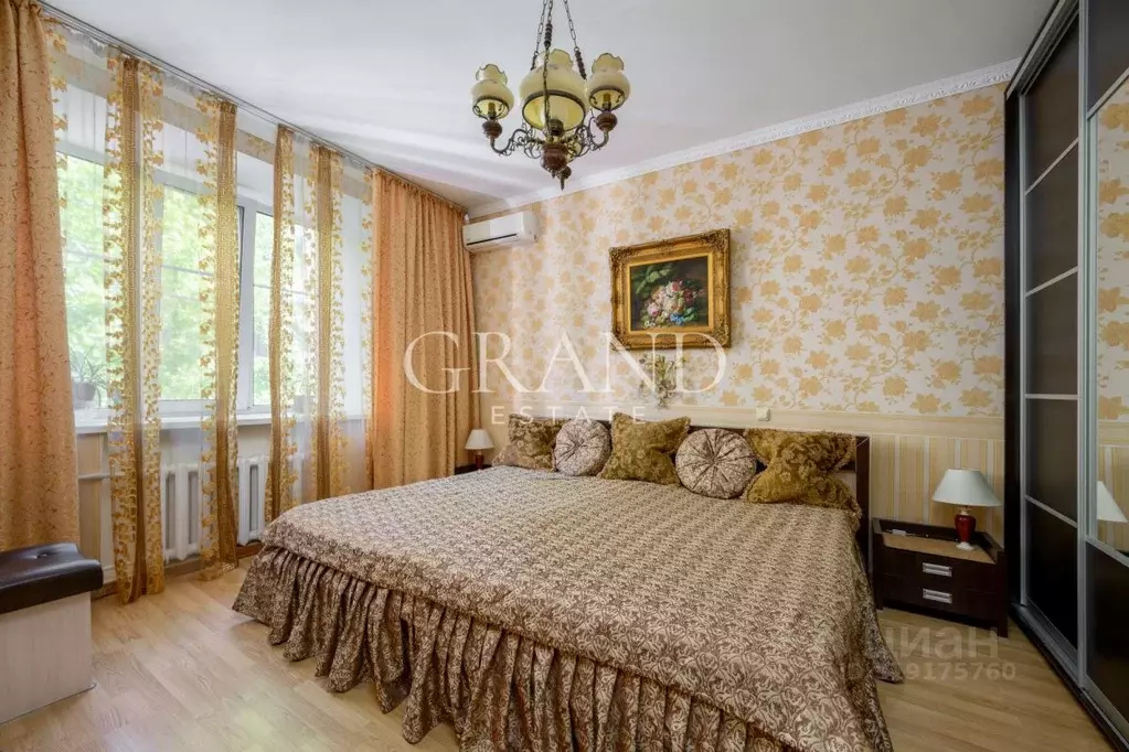 4-к кв. Москва Большой Каретный пер., 17С2 (90.0 м) - Фото 0