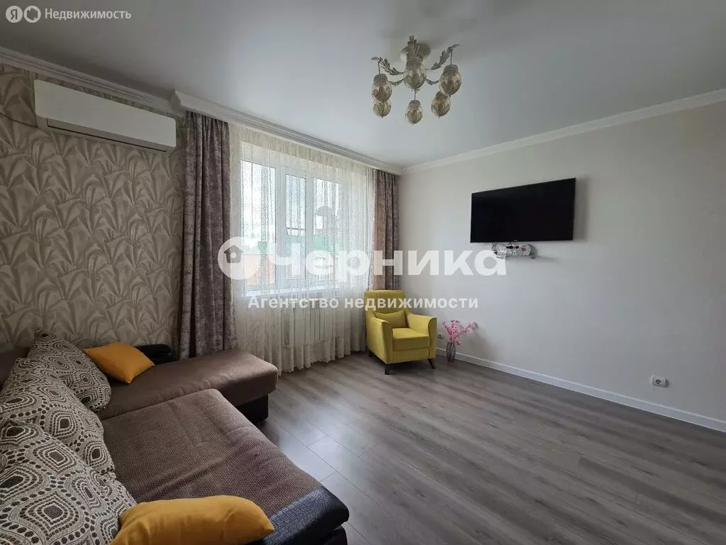 2-комнатная квартира: Ессентуки, улица Орджоникидзе, 88к3 (50 м) - Фото 1