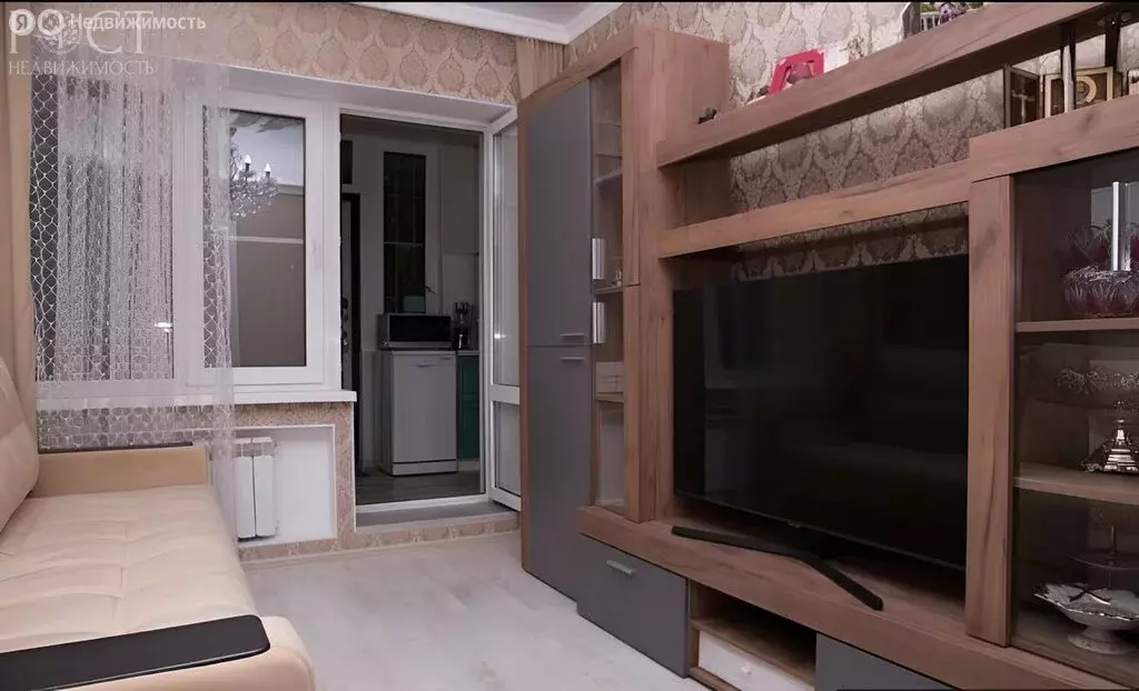 3-комнатная квартира: Адлер, улица Революции, 14 (85 м) - Фото 1