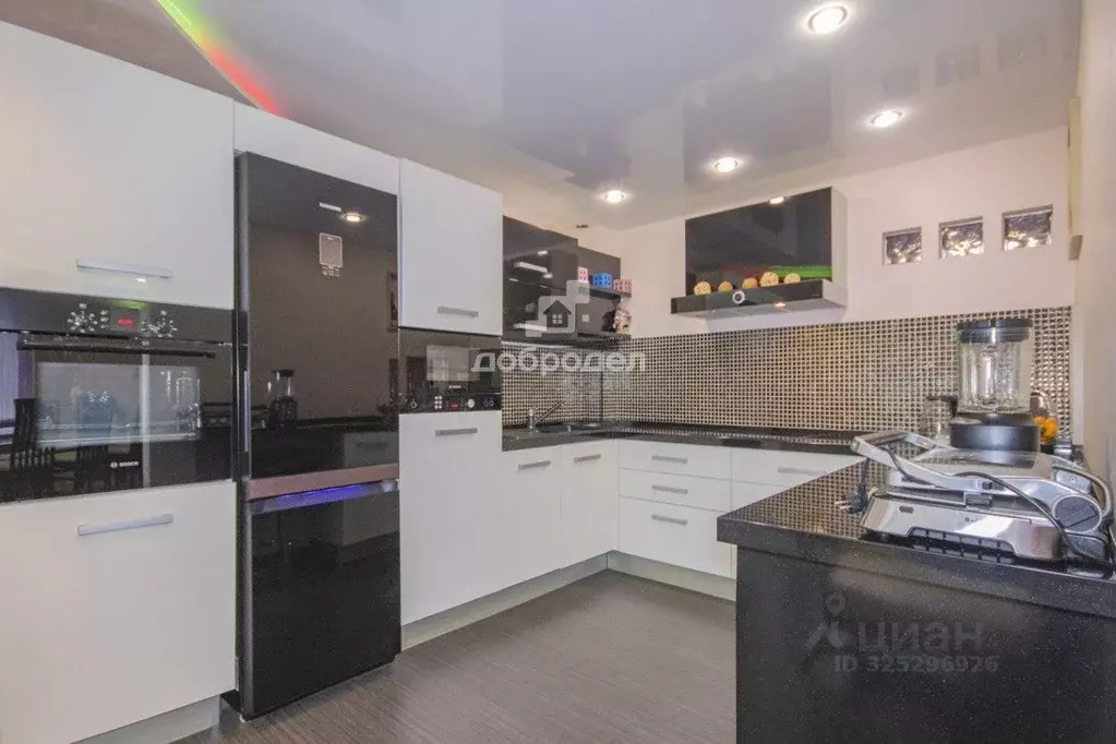 3-к кв. Свердловская область, Екатеринбург ул. Авиационная, 65к1 ... - Фото 2