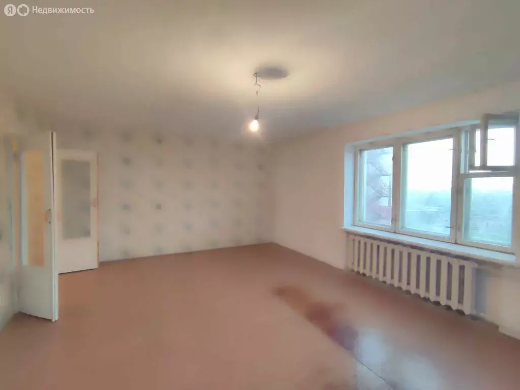 2-комнатная квартира: Ейск, улица Плеханова, 16 (100 м) - Фото 0