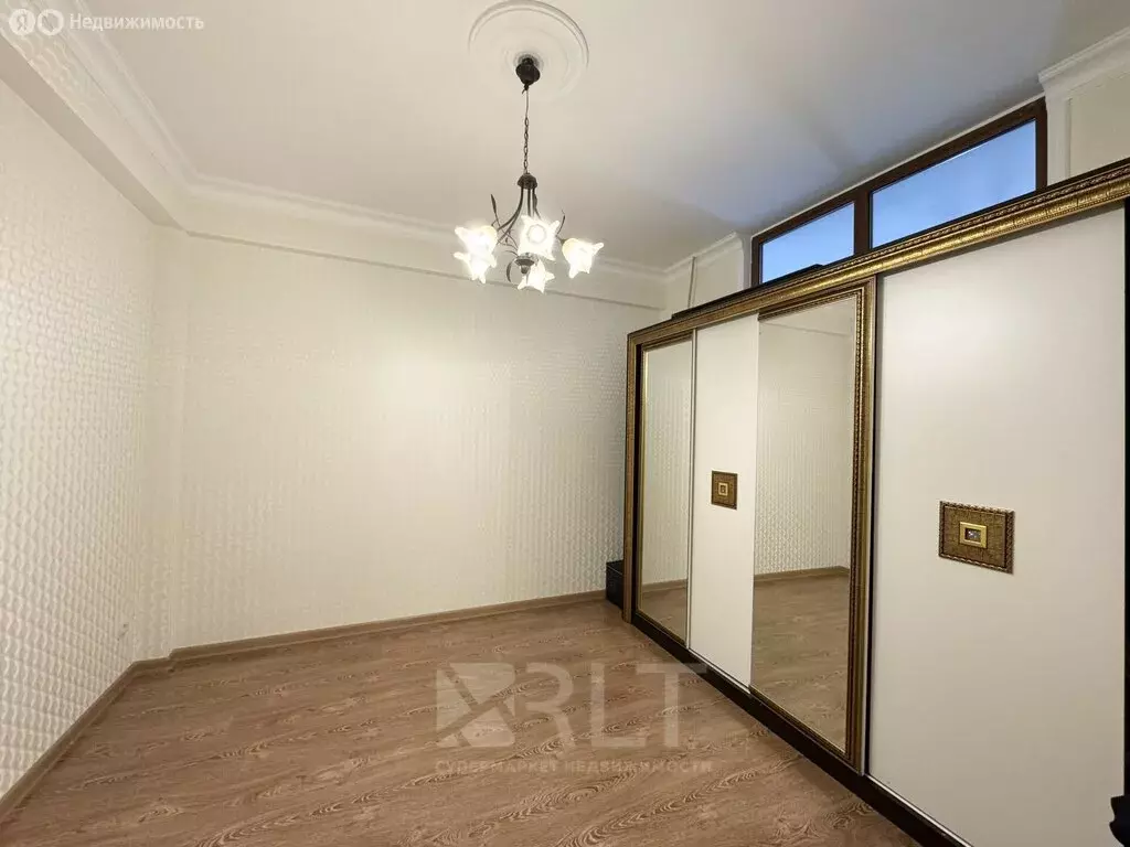 3-комнатная квартира: Махачкала, улица Хизроева, 81к1 (81 м) - Фото 2