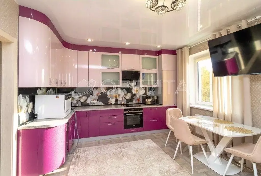 1-к кв. Тюменская область, Тюмень ул. Мельникайте, 2к11 (49.3 м) - Фото 1