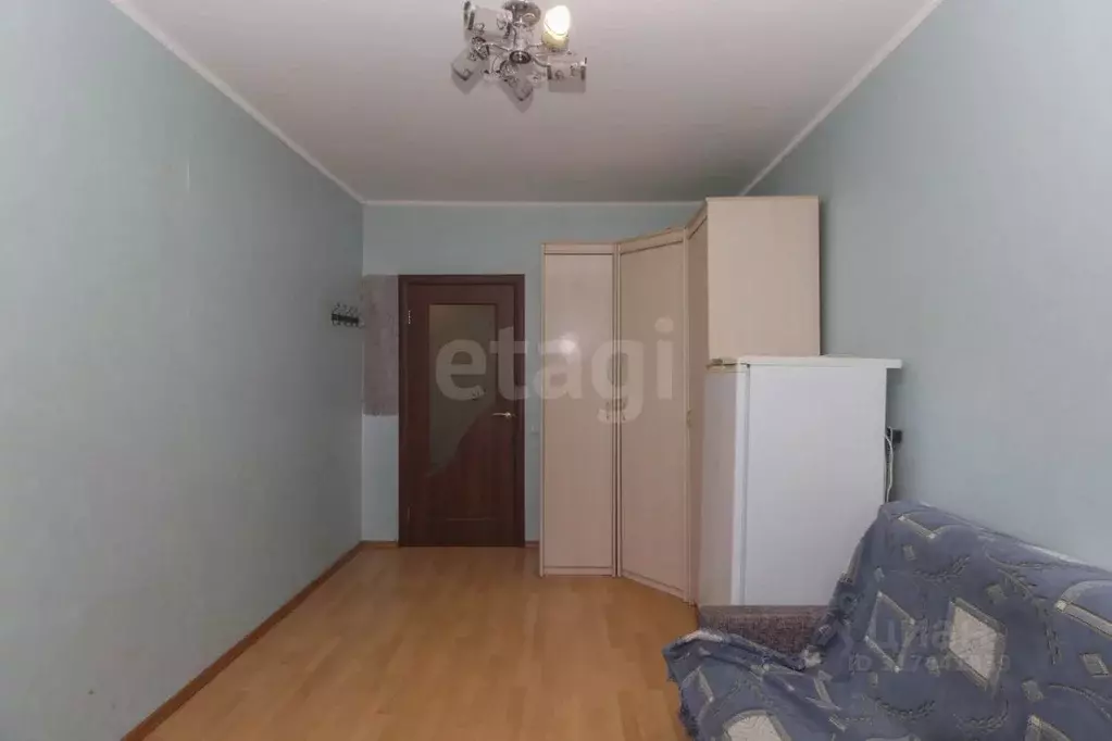 3-к кв. Омская область, Омск 6-й мкр, бул. Зеленый, 4 (68.0 м) - Фото 0