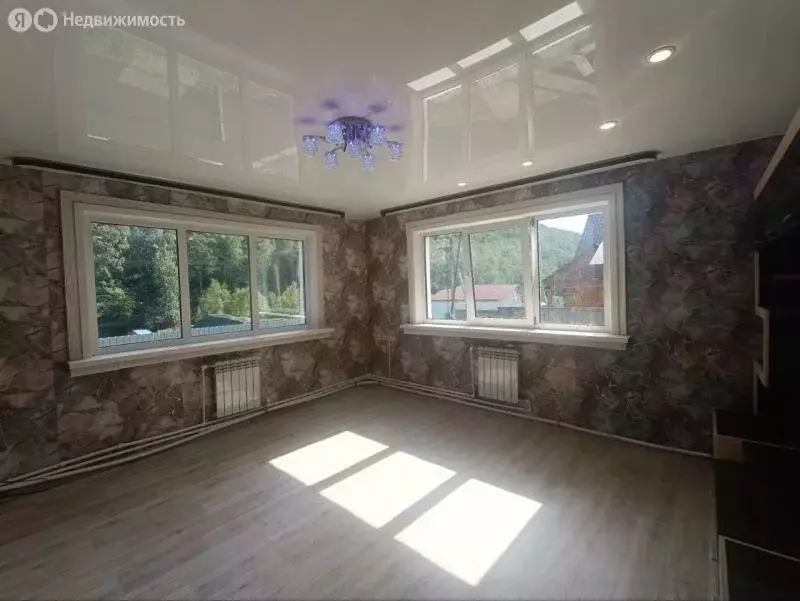 Дом в Иркутский муниципальный округ, рабочий посёлок Листвянка, улица ... - Фото 2