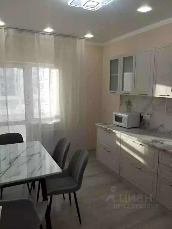 2-к кв. Крым, Симферополь просп. Александра Суворова, 99 (58.0 м) - Фото 1