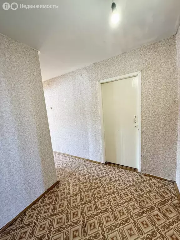 3-комнатная квартира: Саратов, улица имени В.И. Лебедева-Кумача, 86 ... - Фото 2