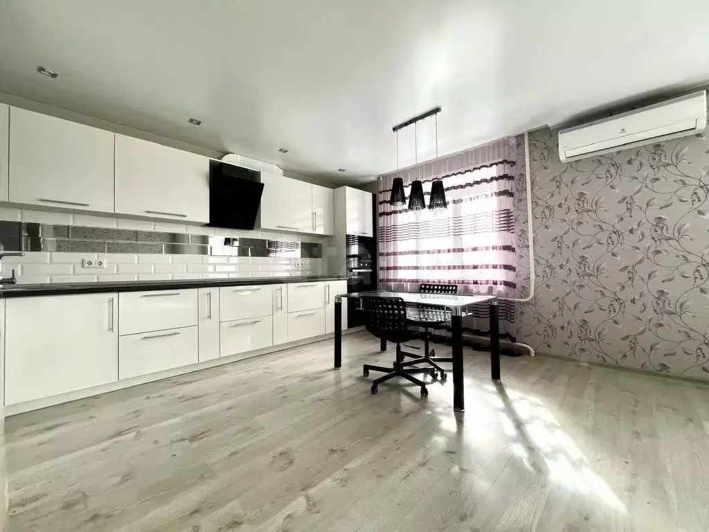 2-к кв. Курганская область, Курган ул. Карла Маркса, 86А (98.8 м) - Фото 1