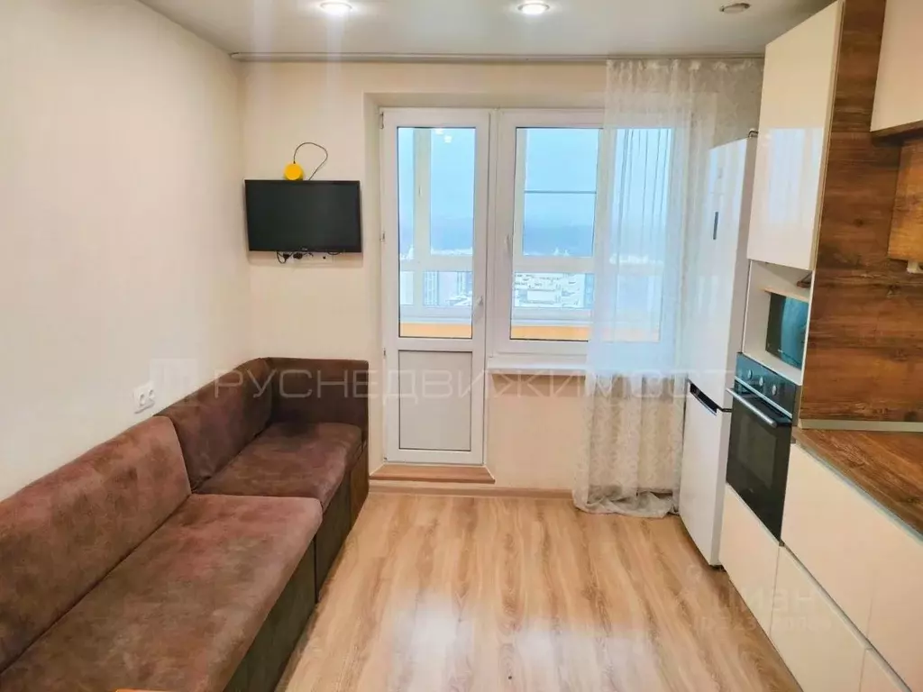 3-к кв. Кировская область, Киров Московская ул., 211 (84.8 м) - Фото 2