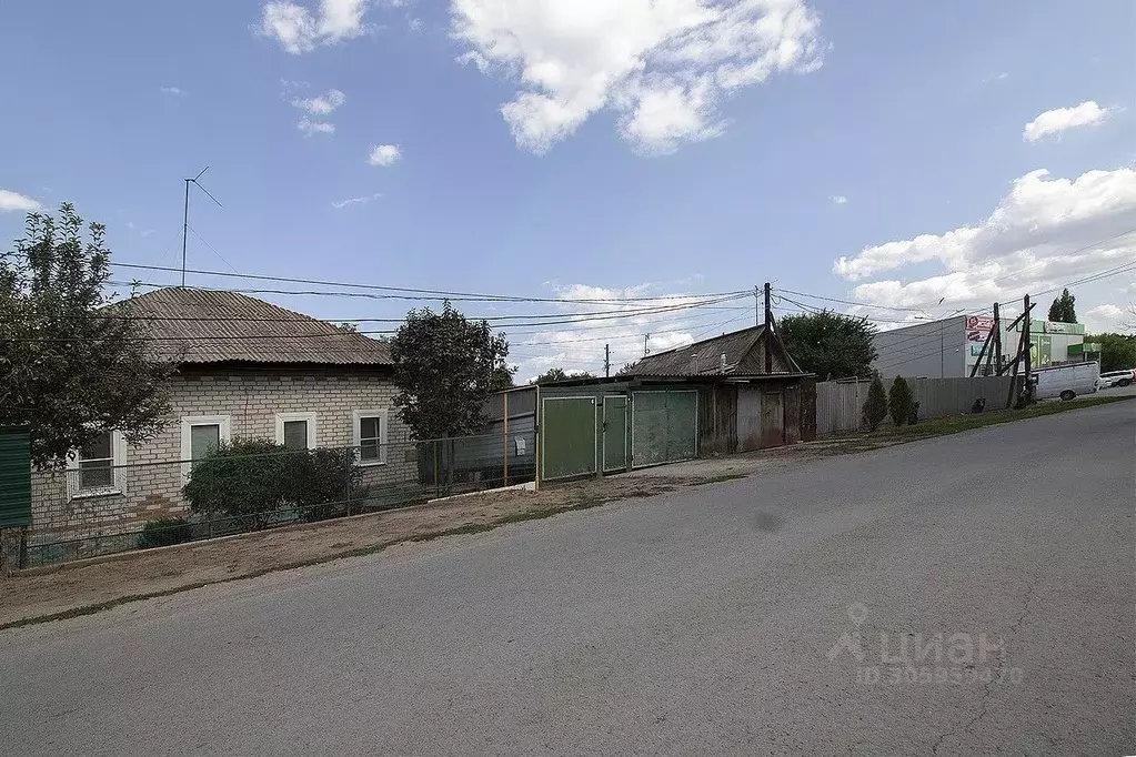 Дом в Волгоградская область, Среднеахтубинский район, Фрунзенское ... - Фото 0