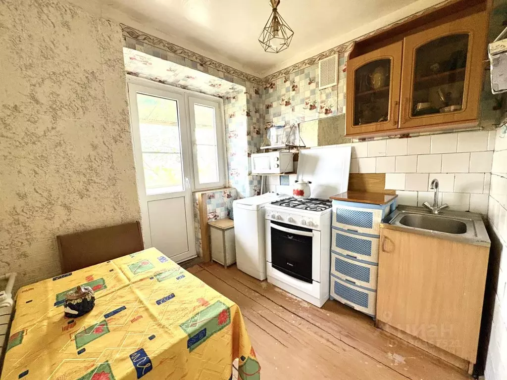 2-к кв. Астраханская область, Астрахань просп. Бумажников, 16 (43.3 м) - Фото 1