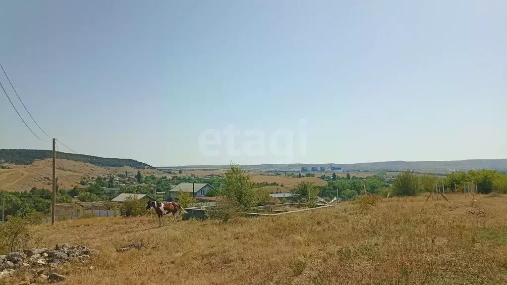 Участок в Крым, Симферопольский район, Трудовское с/пос, с. ... - Фото 1