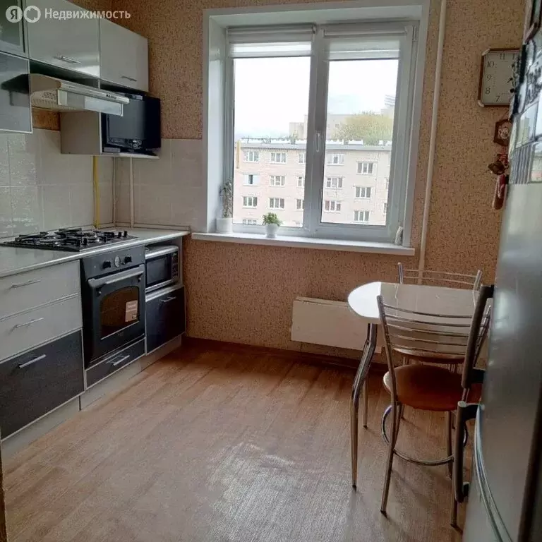 2-комнатная квартира: Нижнекамск, Студенческая улица, 10 (53 м) - Фото 1