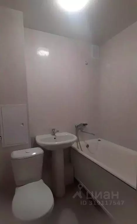 2-к кв. Амурская область, Благовещенск ул. 50 лет Октября, 202 (48.7 ... - Фото 2