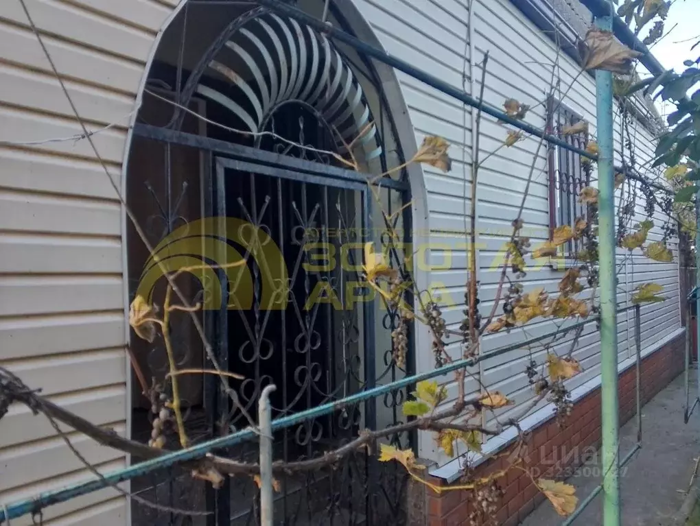 Дом в Краснодарский край, Темрюк ул. Парижской Коммуны, 45 (64 м) - Фото 1