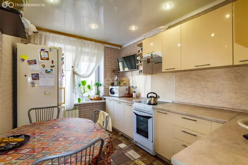 3-комнатная квартира: Ялуторовск, улица Карла Либкнехта, 22 (67.1 м) - Фото 2