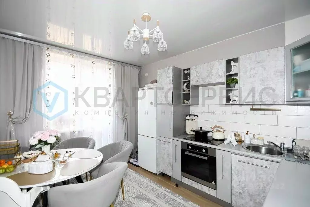 2-к кв. Омская область, Омск Мельничная ул., 87к1 (75.4 м) - Фото 1