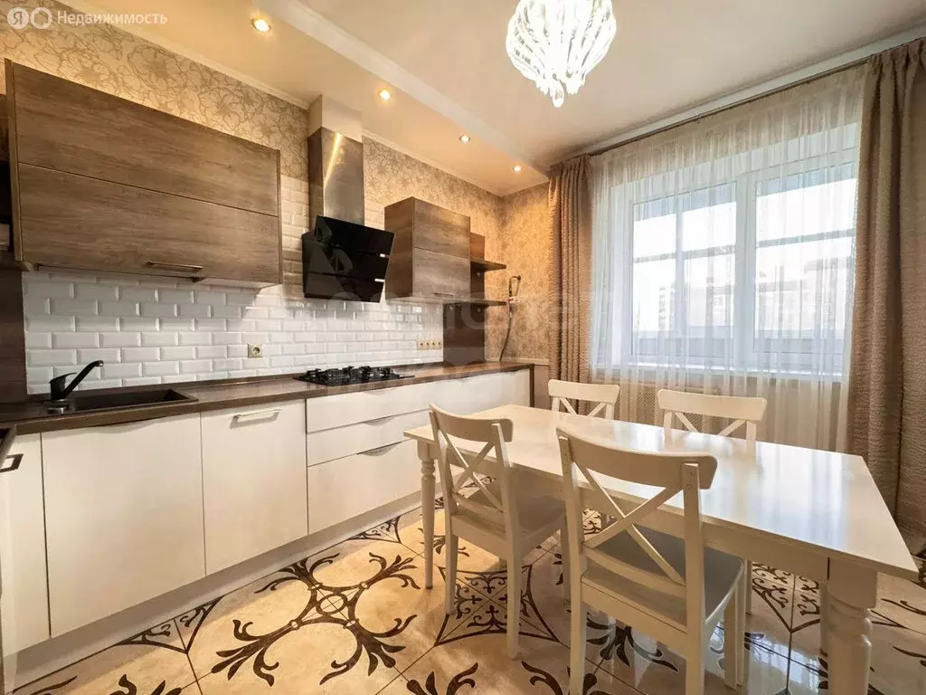 2-комнатная квартира: Оренбург, Ленинградская улица, 92 (84.9 м) - Фото 1