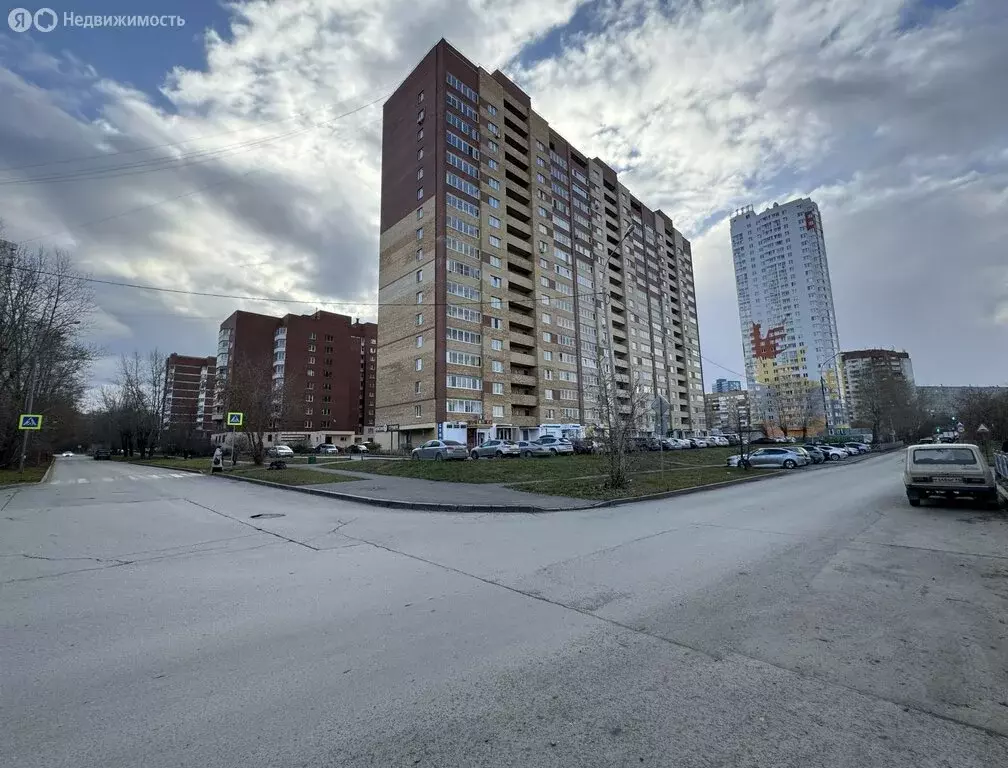 Квартира-студия: Екатеринбург, жилой район Вторчермет, Санаторная ... - Фото 1