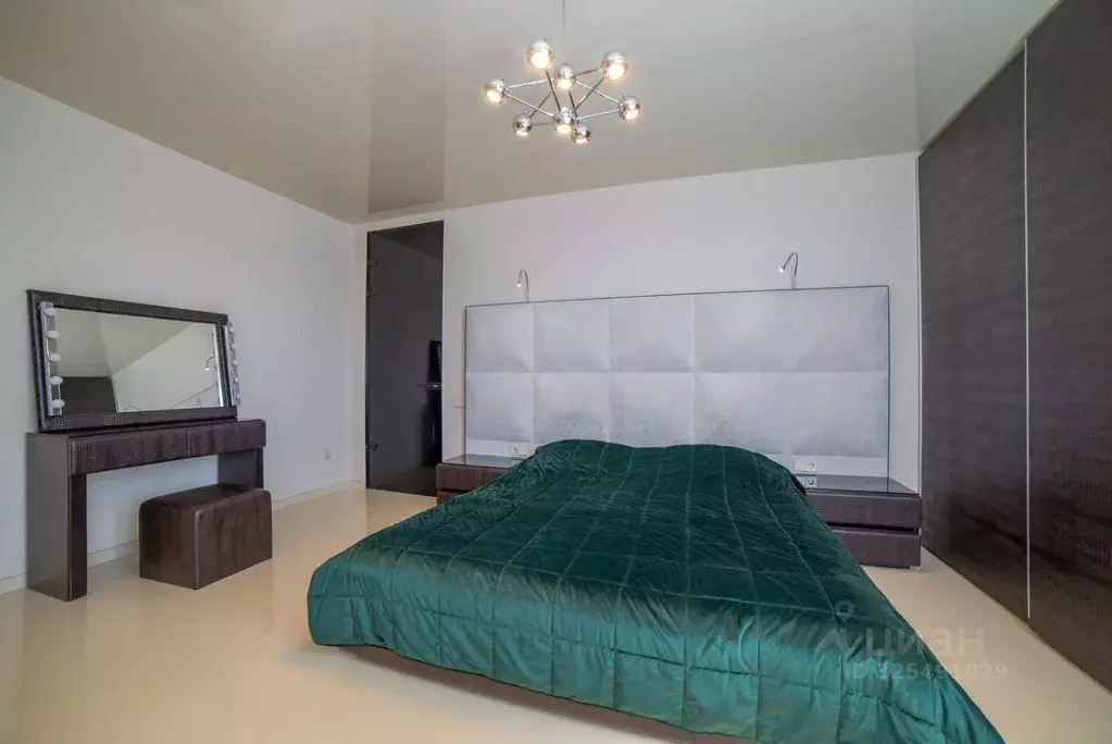 2-к кв. Свердловская область, Екатеринбург ул. Токарей, 40 (68.2 м) - Фото 2