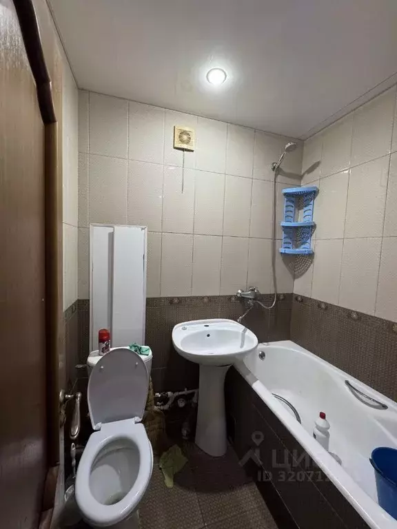 3-к кв. Дагестан, Махачкала ул. Гагарина, 76 (55.0 м) - Фото 0