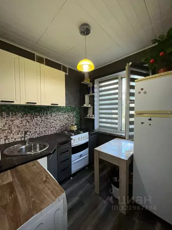 2-к кв. Оренбургская область, Новотроицк Зеленая ул., 55А (43.0 м) - Фото 1