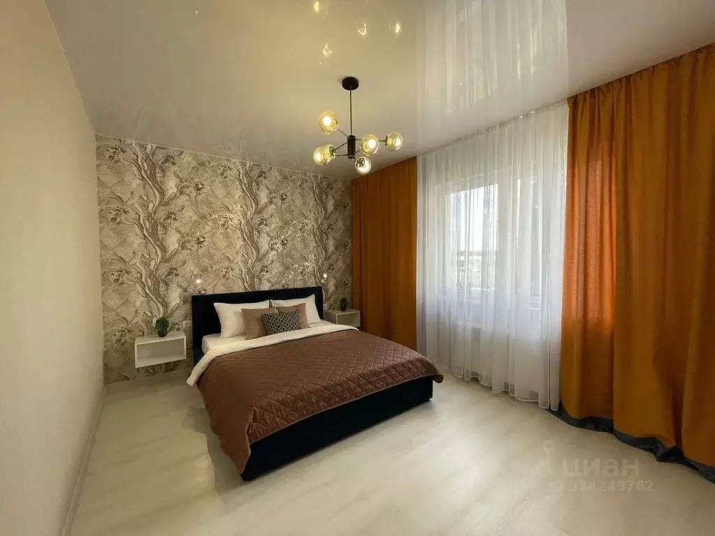 3-к кв. Челябинская область, Челябинск просп. Ленина, 44 (70.0 м) - Фото 1