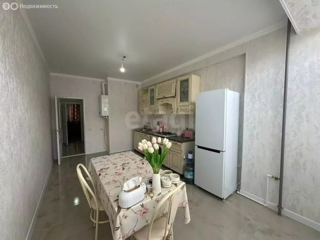 2-комнатная квартира: Магас, улица Бота Гагиева, 12В (68.1 м) - Фото 1