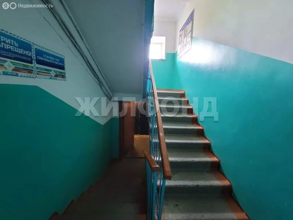 3-комнатная квартира: Абакан, улица Журавлёва, 4 (62 м) - Фото 0