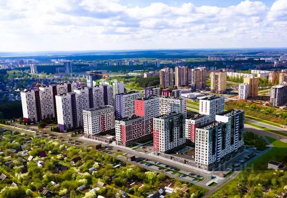 3-к кв. Удмуртия, Ижевск ул. 10 лет Октября, 64к1 (50.0 м) - Фото 1