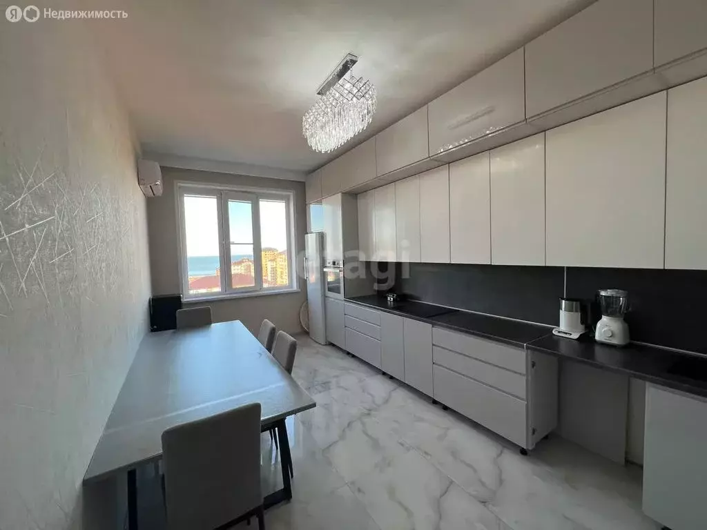 3-комнатная квартира: Махачкала, проспект Насрутдинова, 30 (111.5 м) - Фото 1