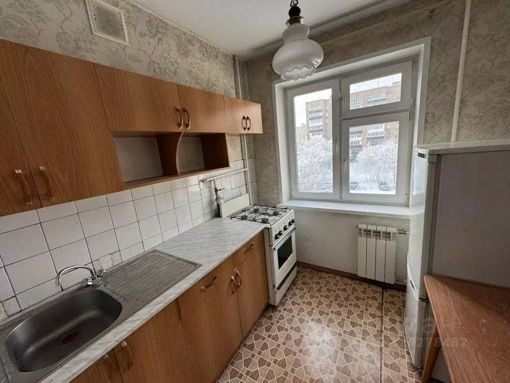 3-к кв. Хакасия, Абакан Трудовая ул., 43 (61.5 м) - Фото 0