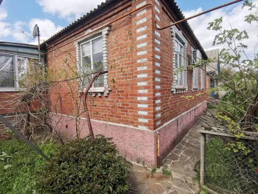 Дом в Ростовская область, Новошахтинск Донбасская ул., 24 (106 м) - Фото 1