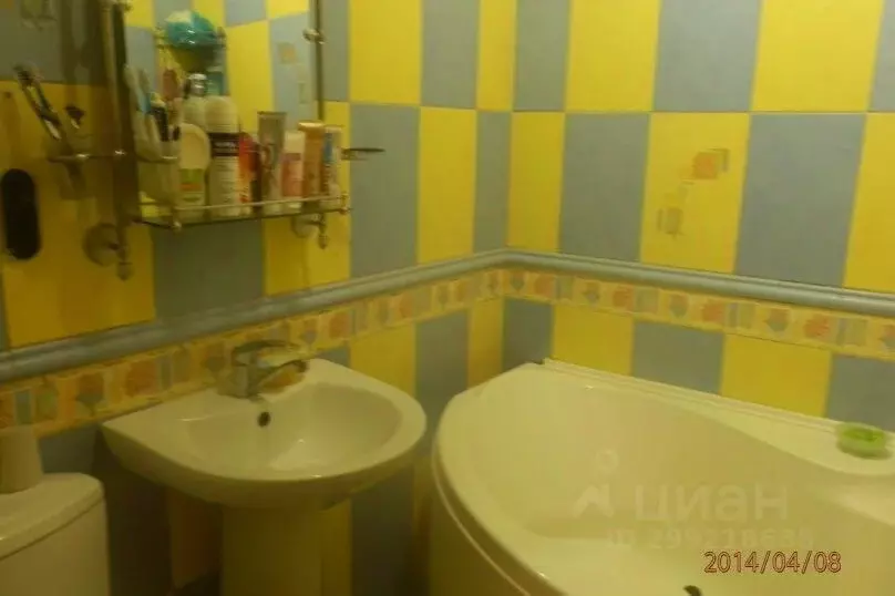 3-к кв. Крым, Черноморское пгт ул. Димитрова, 14 (80.0 м) - Фото 1
